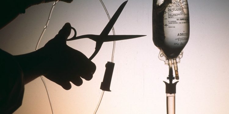 Via libera al primo suicidio assistito in Italia