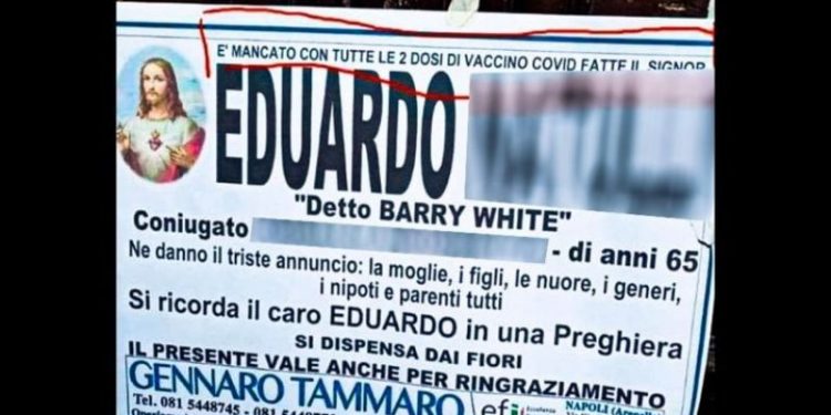 “È morto con 2 dosi di vaccino”, il manifesto funerario per Eduardo