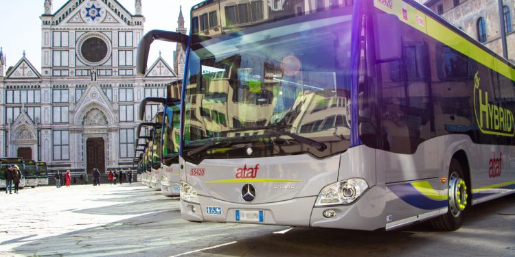 Trasporto pubblico, Nardella attacca: “Indecente l’inefficienza di Autolinee Toscane