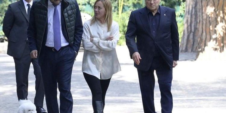 La destra nata con la camicia