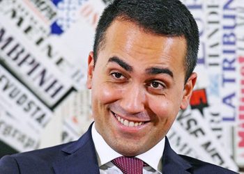 Il Re di gaffe non molla la presa