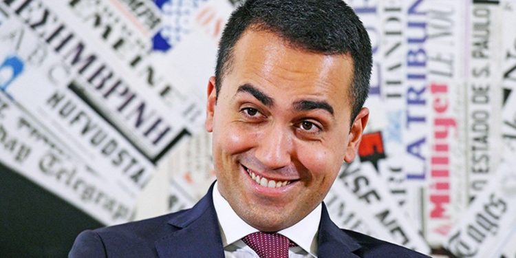 Il Re di gaffe non molla la presa