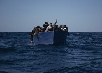 Sbarchi, situazione fuori controllo. La soluzione di Lamorgese: facciamo entrare più migranti