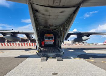 Covid , Aeronautica Militare: trasporto urgente da Lamezia Terme a Roma per una bambina in imminente pericolo di vita