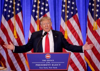 Trump picchia duro