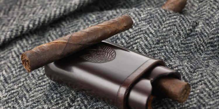 Toscano, il sigaro come un tesoro protetto dal caveu. Una iniziativa del club “Maledetto Toscano”