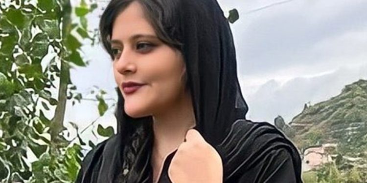 La voce di Mahsa Amini arriva  anche a Firenze