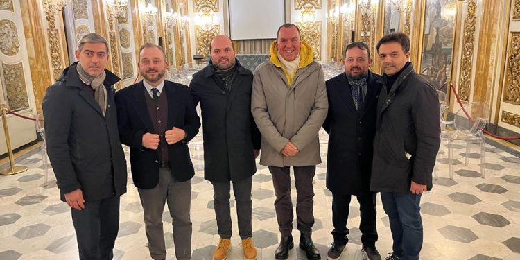 Fermare l’invasione. Le ragioni del blocco navale!