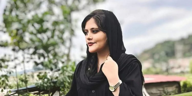 Il regime iraniano sta usando il pugno di ferro