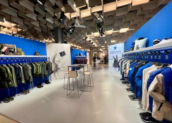 Pitti Uomo, il maxi stand dell’Esercito. “Esercito Sportswear” in partnership con Roncato