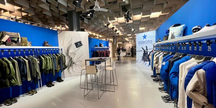 Pitti Uomo, il maxi stand dell’Esercito. “Esercito Sportswear” in partnership con Roncato