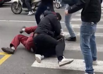 Una scuola al di sopra delle fazioni