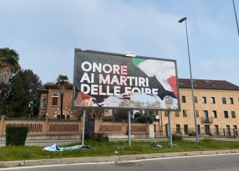 Vicenza, imbrattato di vernice e strappato il grande manifesto affisso per ricordare gli infoibati