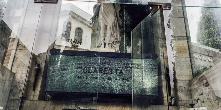 Claretta : la sua unica colpa è di aver amato un uomo