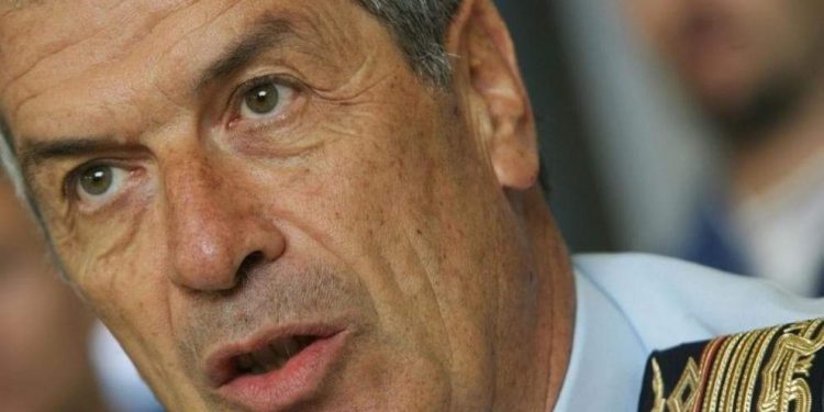Guerra in Ucraina, l’ex capo di Stato Maggiore Tricarico: “Zelensky e Petreus mentono, Kiev non può vincere”