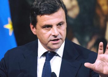 Calenda sul Pd: “Spostato su posizioni da rappresentante di istituto”