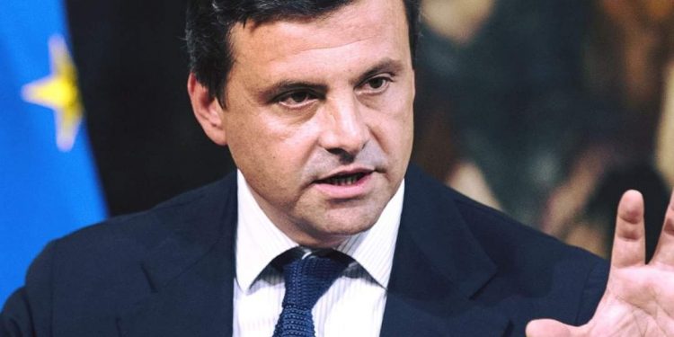 Calenda sul Pd: “Spostato su posizioni da rappresentante di istituto”