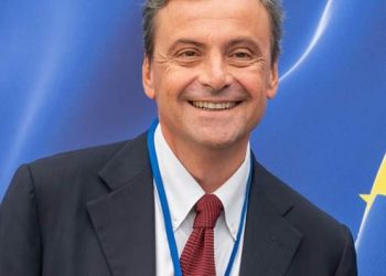 Calenda consegna la “pesca” infuocata a Landini.
