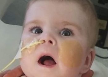 Indi un piccolo angelo volato in cielo