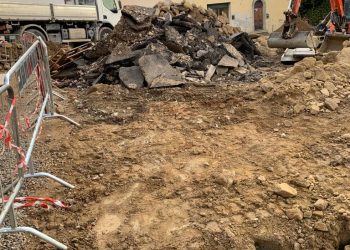 Alcuni cittadini della Fraz. La Romola (San Casciano Val di Pesa)ci hanno segnalato il disastro che sta accadendo all’interno del paese