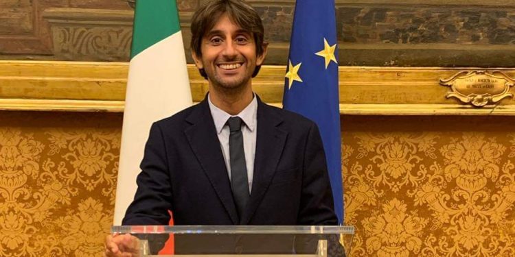 Donzelli mette in luce le contraddizioni della sinistra