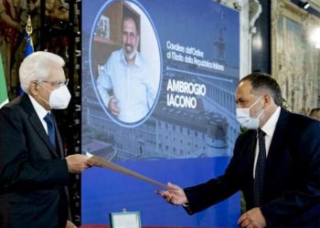 Il professore eroe non ha un lavoro fisso