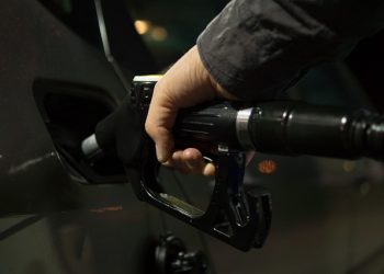 Mercato del petrolio: rischi e opportunità per gli investitori