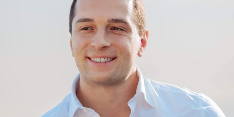 Jordan Bardella è rassicurante, Jean-Luc Mélenchon preoccupante, Macron imbarazzante