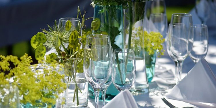 Come organizzare una festa a tema in casa: ecco perché optare per l’apericena