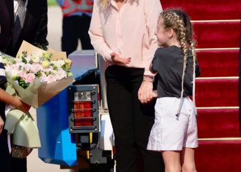 Meloni e il doppio ruolo di Premier e di mamma