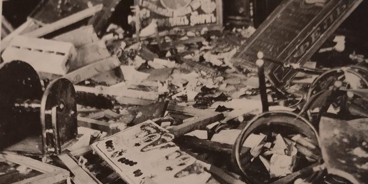 Pogrom, campi di sterminio e connivenza della polizia olandese. La Storia si ripete