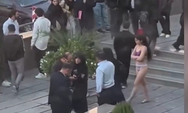 Iran. Quale sarà il destino della giovane studentessa?