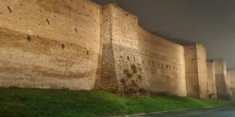 Dall’arcaica sacralità delle mura difensive al mito di Gog e Magog