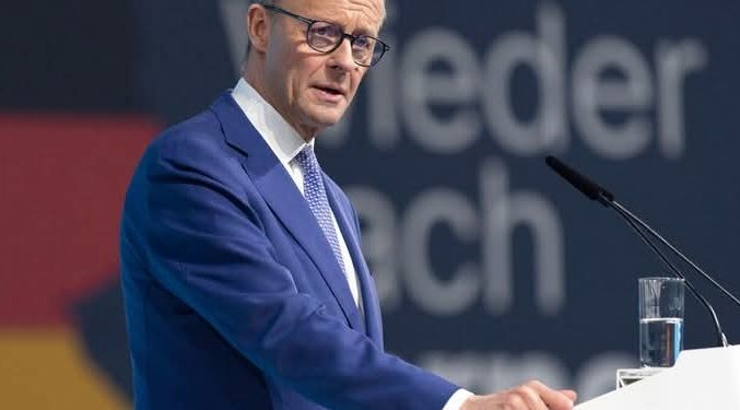 L’esperto afferma che Merz cerca il conflitto con la Russia e la rimozione di Trump