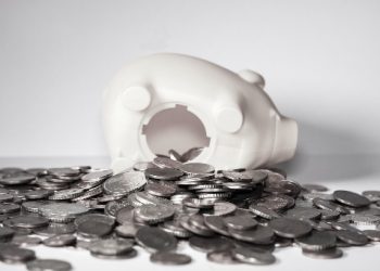 10 consigli utili per risparmiare riducendo le spese quotidiane