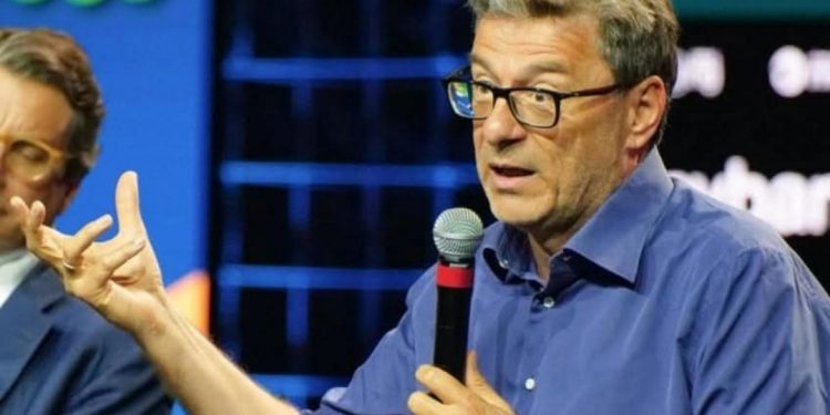 Giorgetti al centro del potere: così il MEF guida le sfide dell’economia italiana