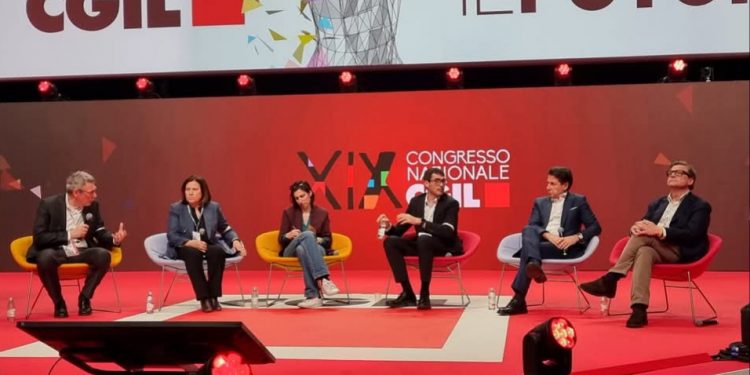 La corazzata Potemkin e Landini: un finale con bandiera rossa ammainata