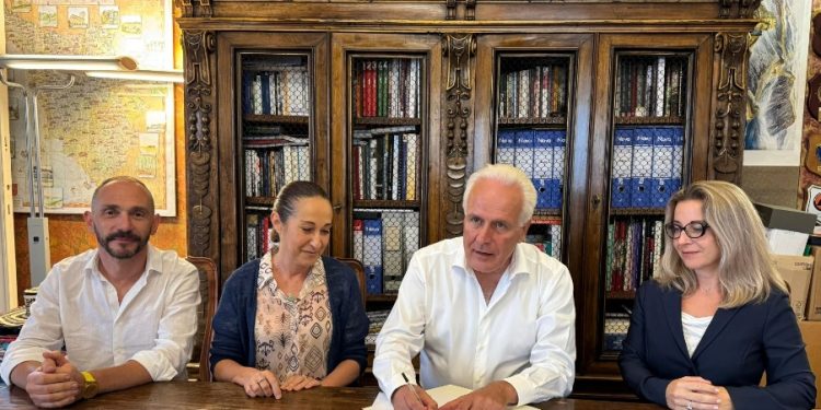 PD e 5s allegramente insieme a spese nostre