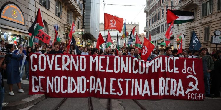 L’ipocrisia di chi protesta per Gaza e disprezza l’Occidente