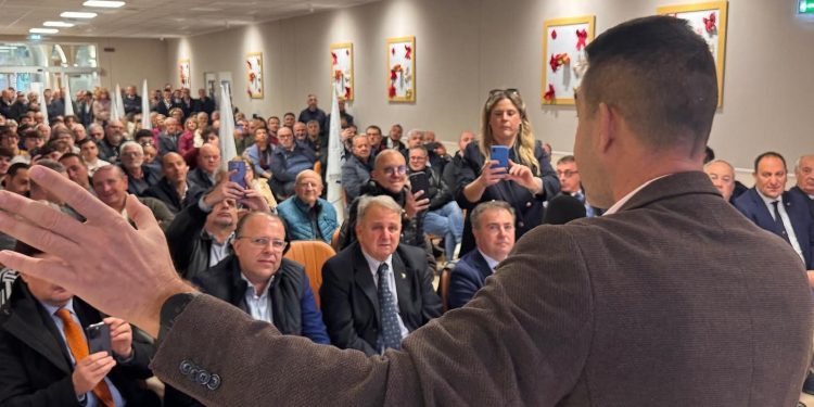 Vannacci e “il mondo al contrario” (ma organizzato)