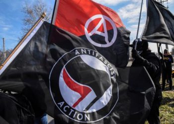 EMERGENZA ANTIFASCISMO: GLI STATI UNITI DICHIARANO QUATTRO ORGANIZZAZIONI ANTIFA GRUPPI TERRORISTICI