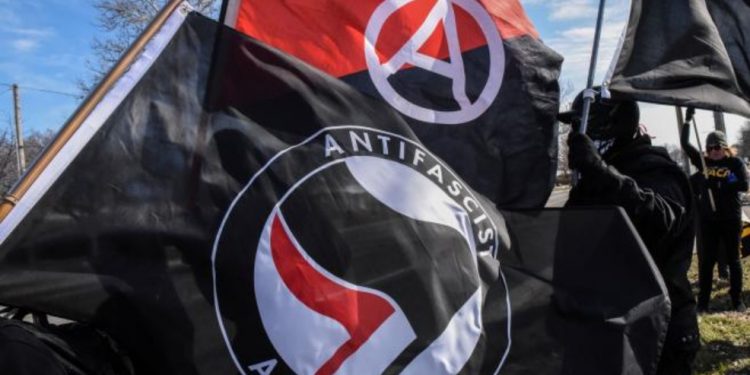 EMERGENZA ANTIFASCISMO: GLI STATI UNITI DICHIARANO QUATTRO ORGANIZZAZIONI ANTIFA GRUPPI TERRORISTICI