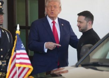 Ucraina: Zelensky e Trump al centro delle discussioni sul piano di pace, l’UE esclusa dai temi cruciali
