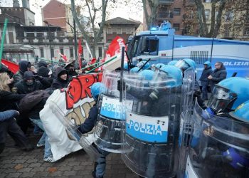 PERCHÈ È GIUSTO SGOMBERARE ASKATASUNA E NON CASA POUND