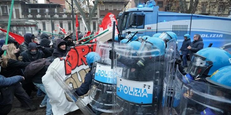 PERCHÈ È GIUSTO SGOMBERARE ASKATASUNA E NON CASA POUND