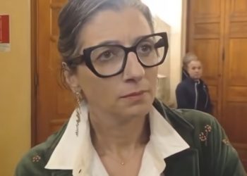 Funaro dice no alla cittadinanza onoraria per Francesca Albanese