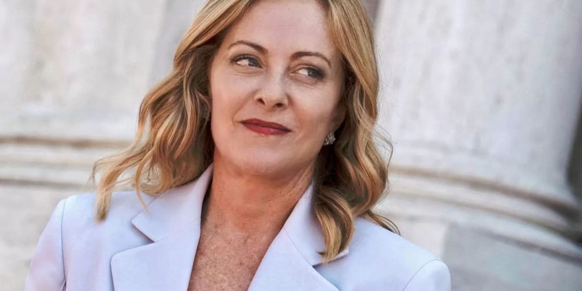 Dal “vergognoso” al benvenuto: Meloni riscrive la legge elettorale (e la sua memoria)