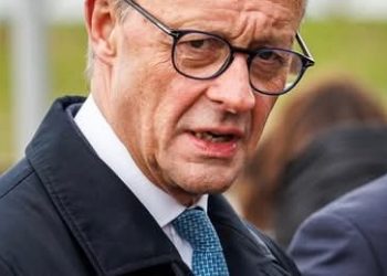 Friedrich Merz sfida Trump: “La Germania guiderà un’Europa militarizzata e autonoma”
