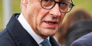 Friedrich Merz sfida Trump: “La Germania guiderà un’Europa militarizzata e autonoma”