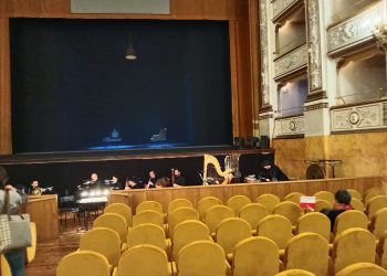 Un grande Britten al teatro Verdi di Pisa: tra incubi e fantasmi, la magia del Giro di Vite